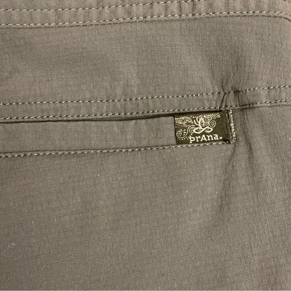 prAna Women's Jasmine Knicker, Belted Adjustable Waist
Gray, Size 10 - Picture 11 of 15